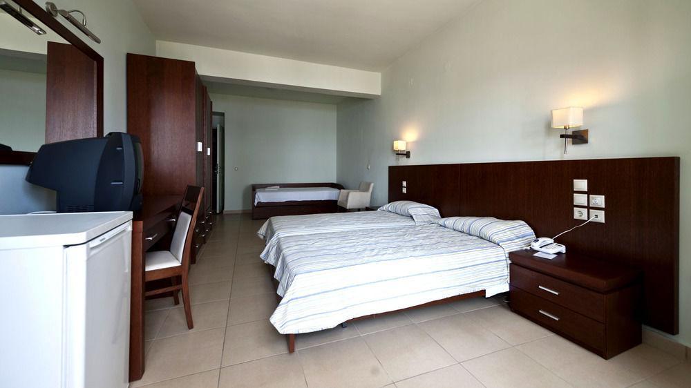 Skiathos Club Hotel & Suites Vasilias  Exterior photo