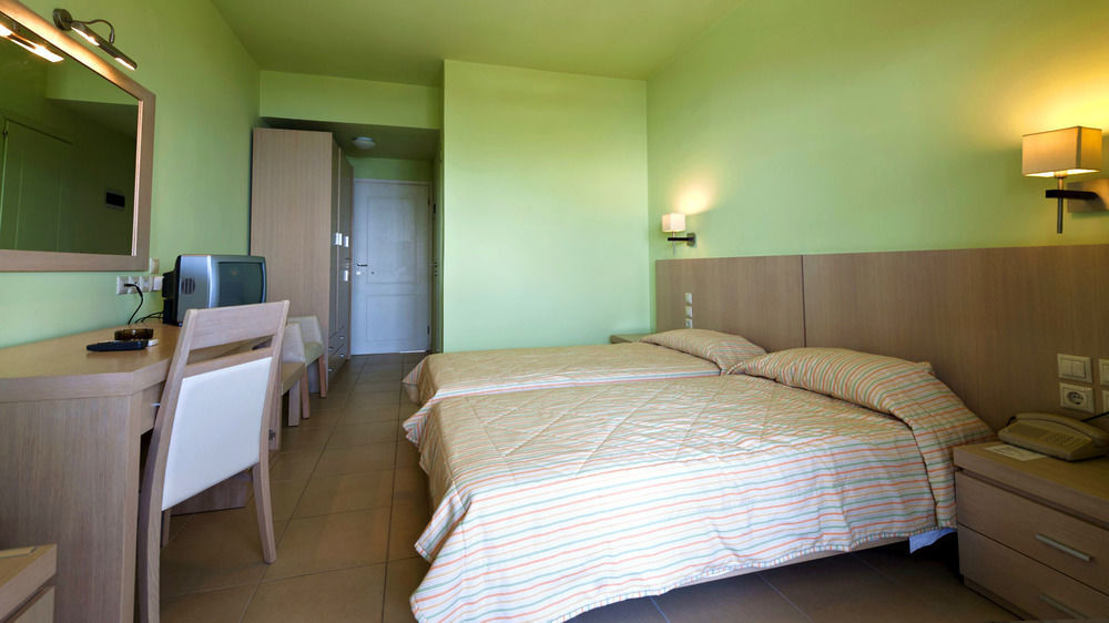 Skiathos Club Hotel & Suites Vasilias  Exterior photo